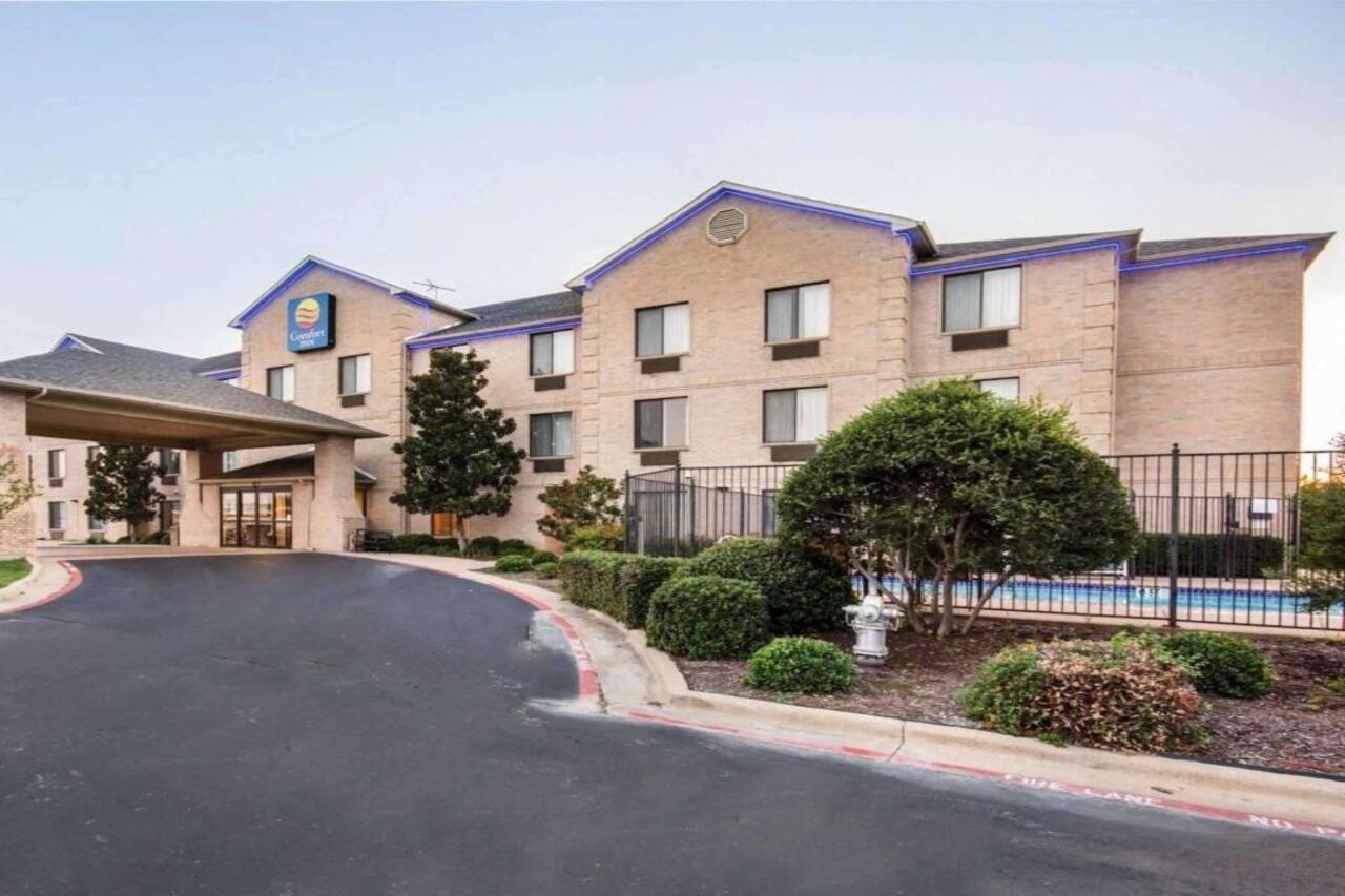 Comfort Inn & Suites Mansfield Bagian luar foto