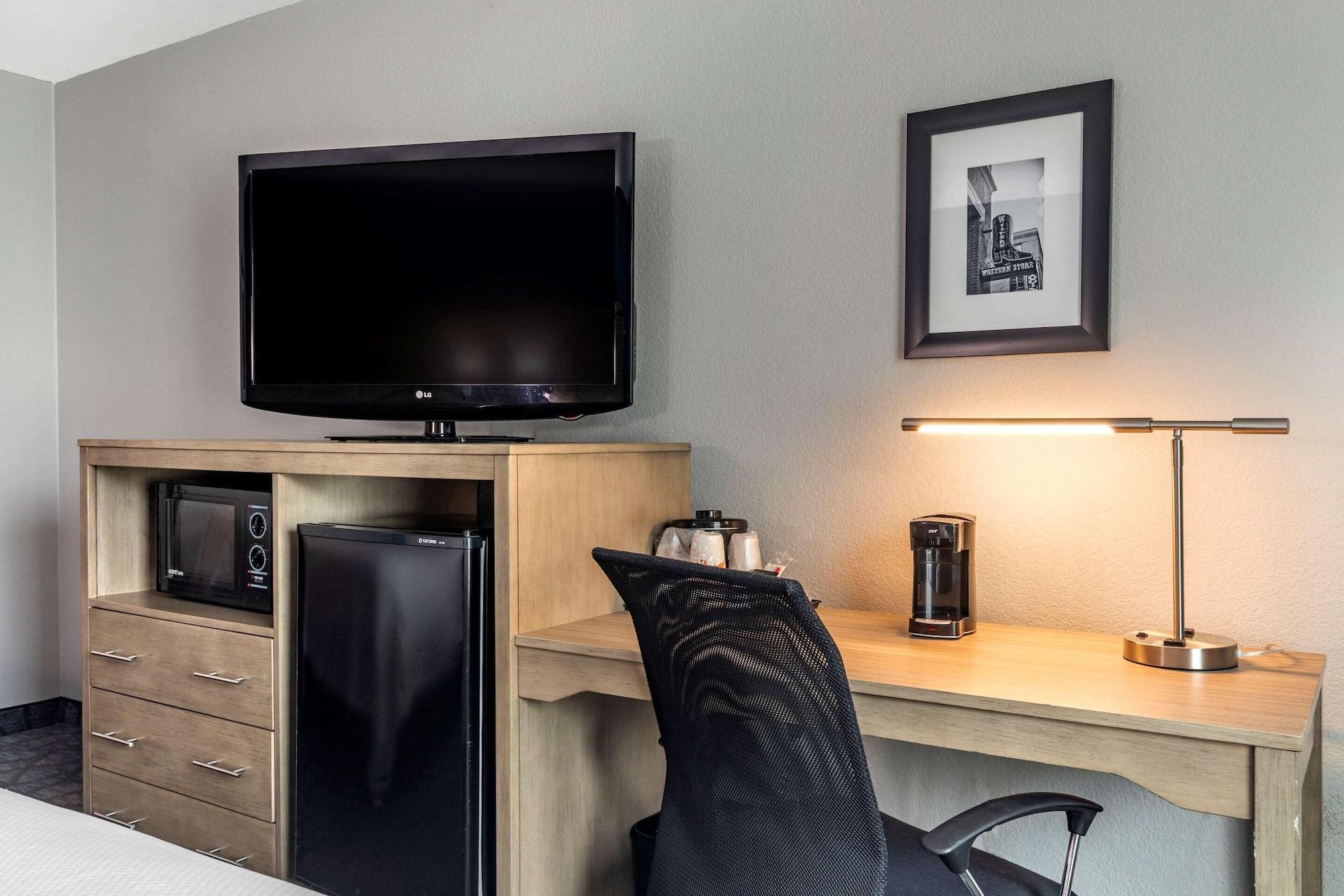 Comfort Inn & Suites Mansfield Bagian luar foto