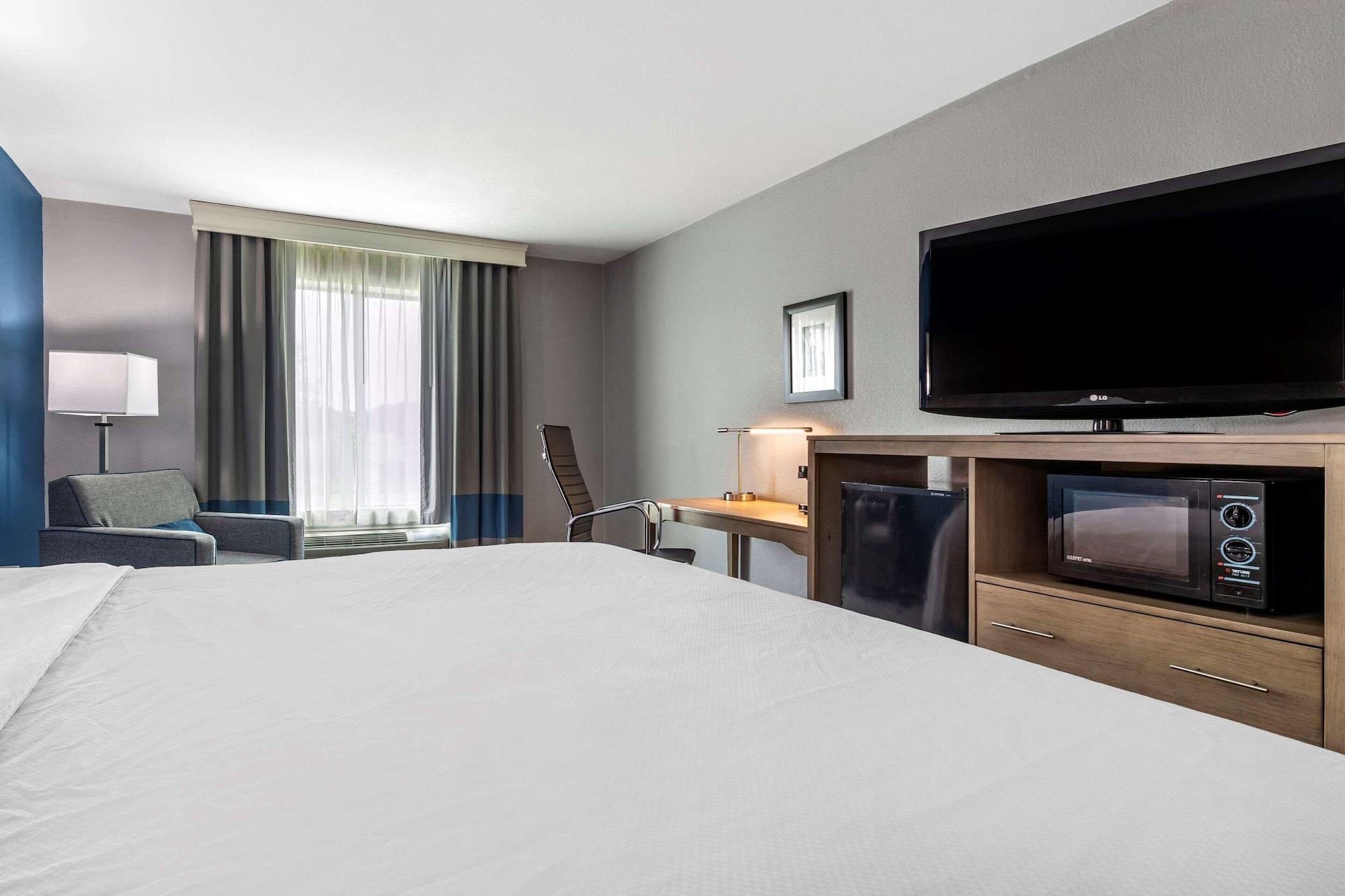 Comfort Inn & Suites Mansfield Bagian luar foto