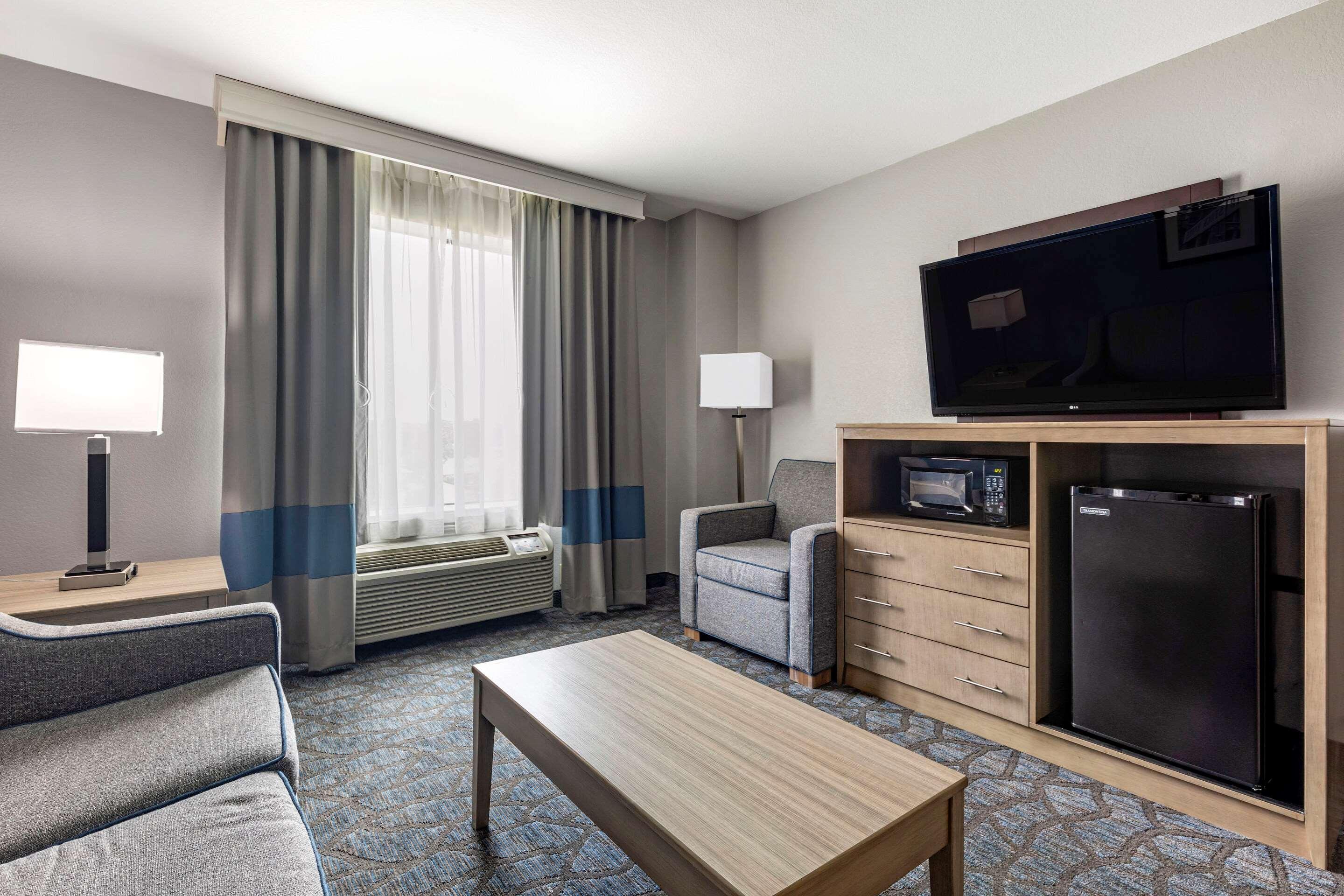 Comfort Inn & Suites Mansfield Bagian luar foto
