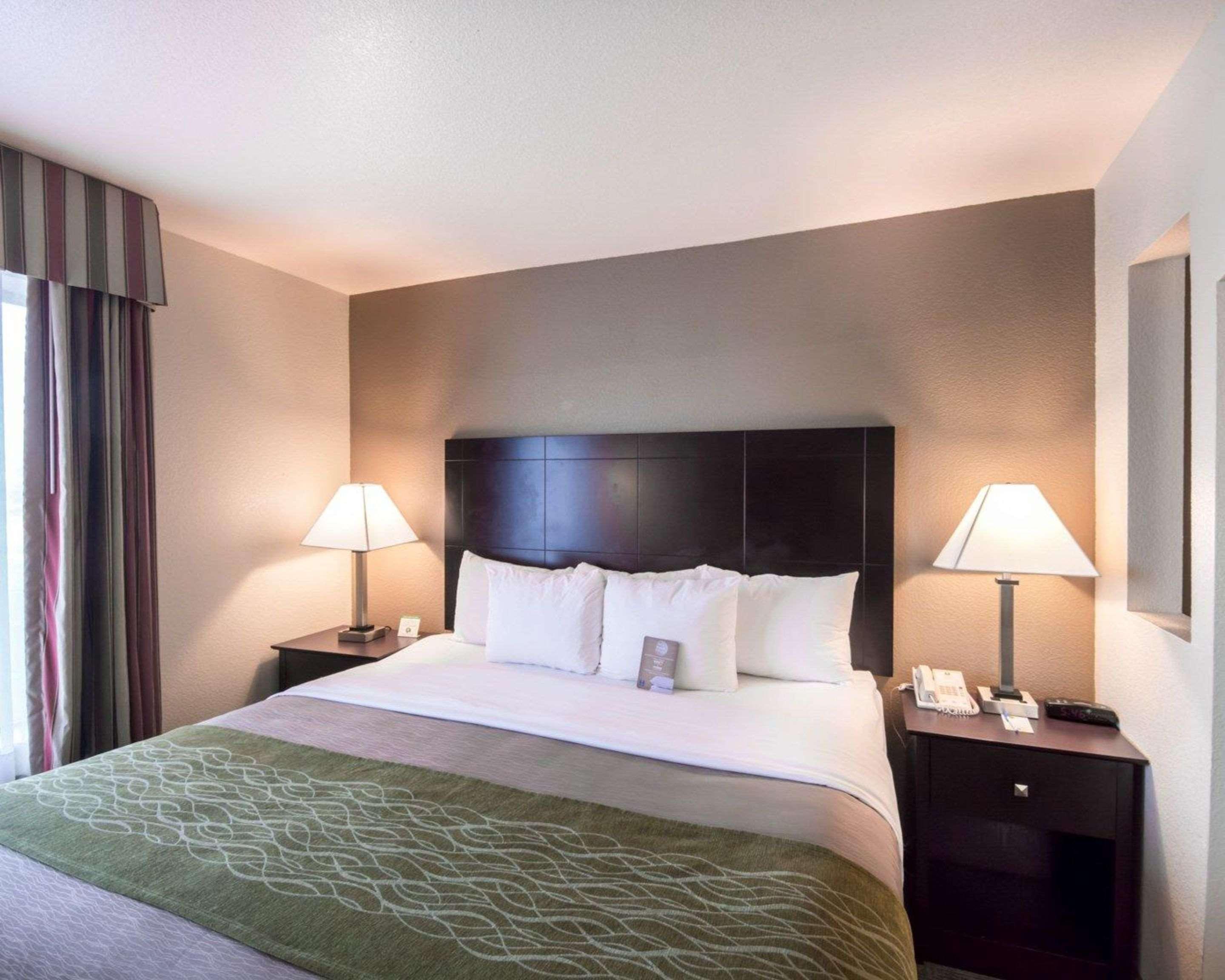 Comfort Inn & Suites Mansfield Bagian luar foto