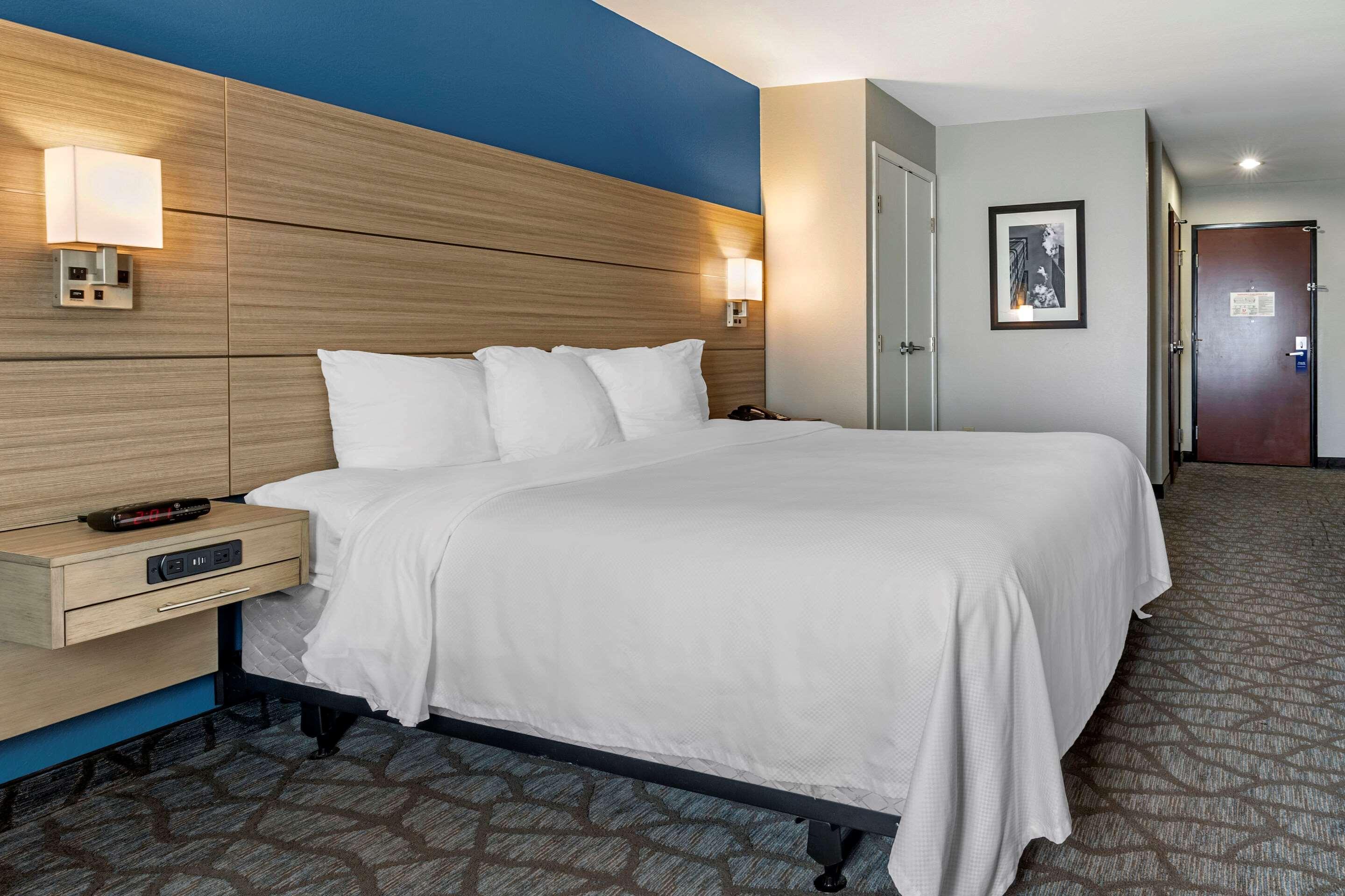 Comfort Inn & Suites Mansfield Bagian luar foto