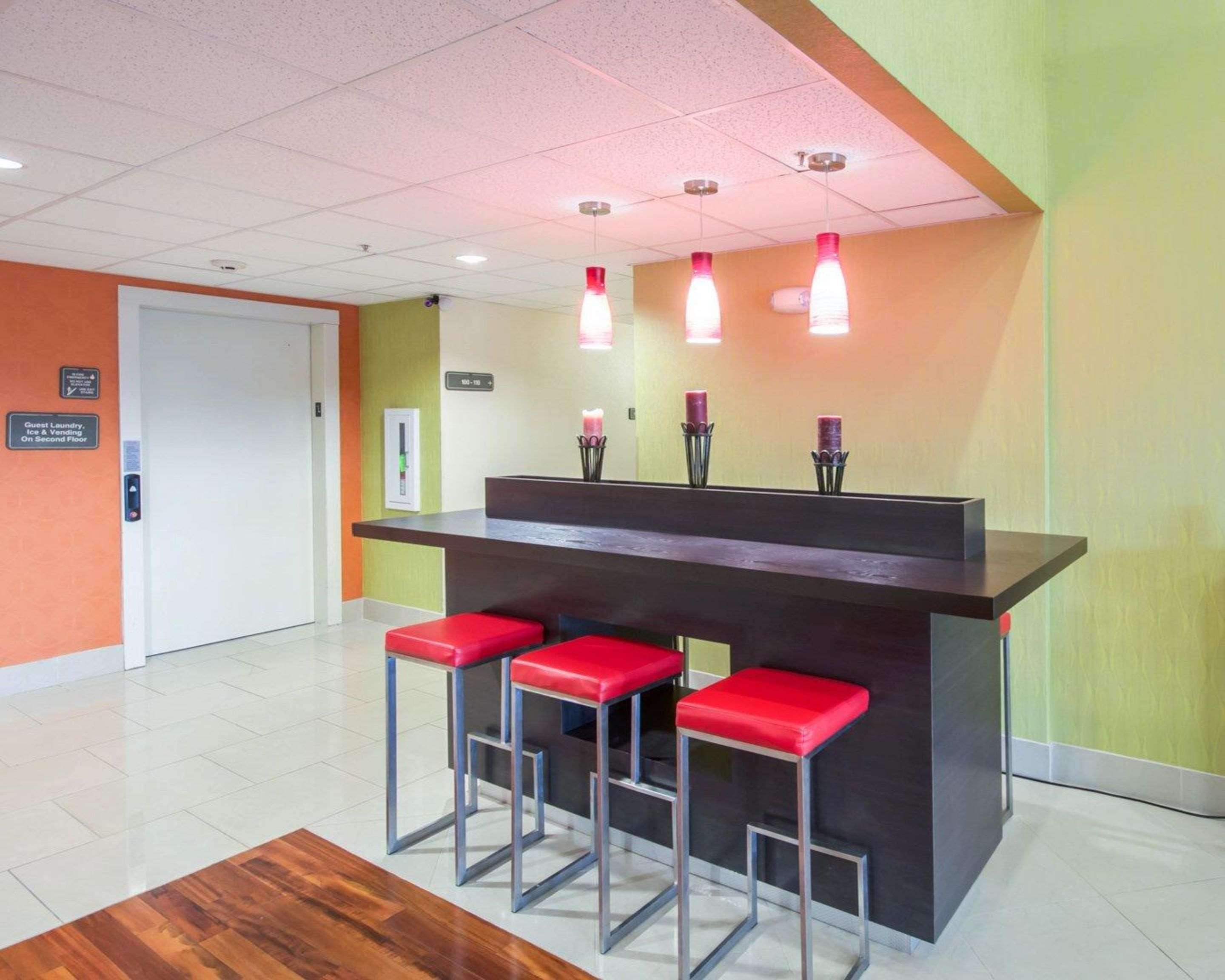 Comfort Inn & Suites Mansfield Bagian luar foto