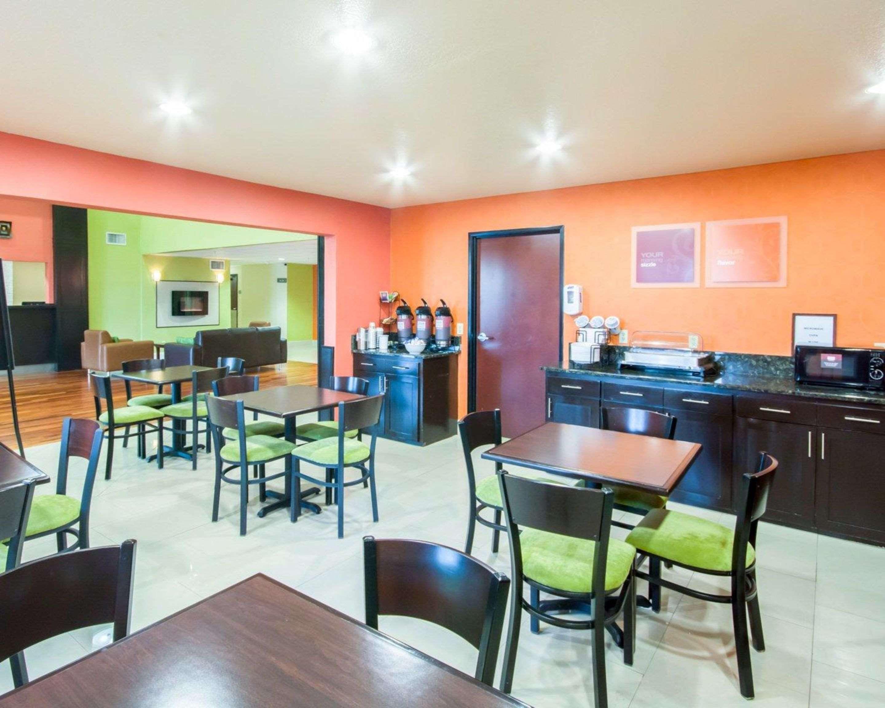 Comfort Inn & Suites Mansfield Bagian luar foto