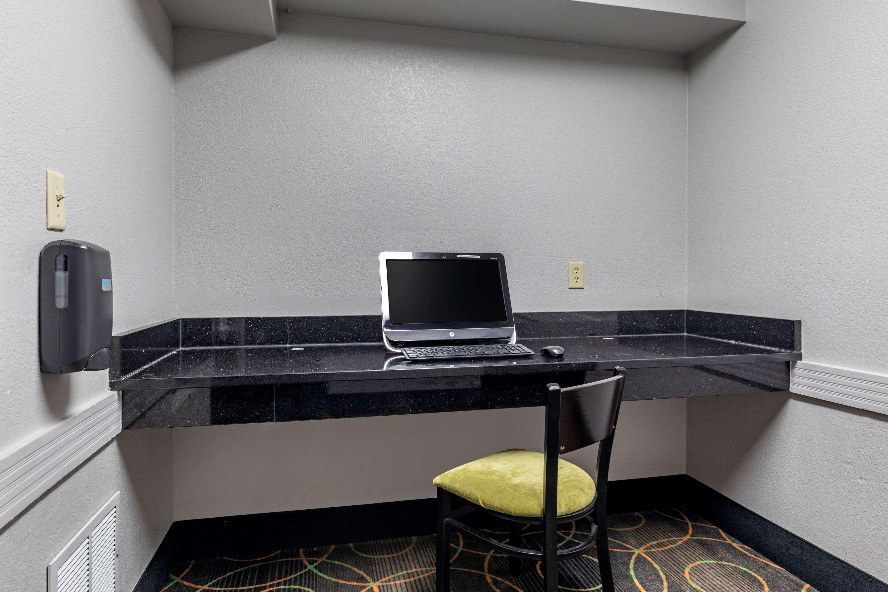 Comfort Inn & Suites Mansfield Bagian luar foto