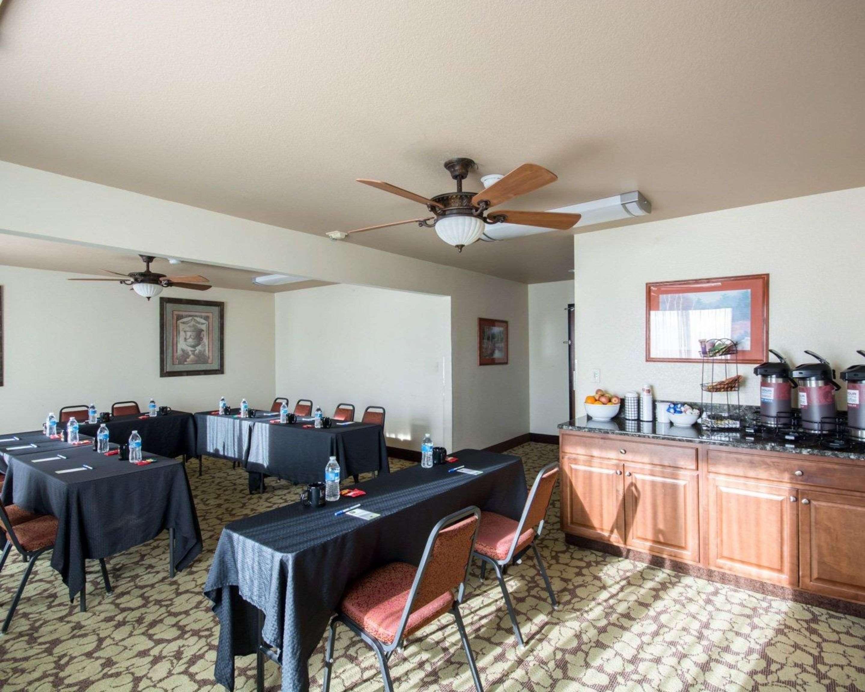 Comfort Inn & Suites Mansfield Bagian luar foto
