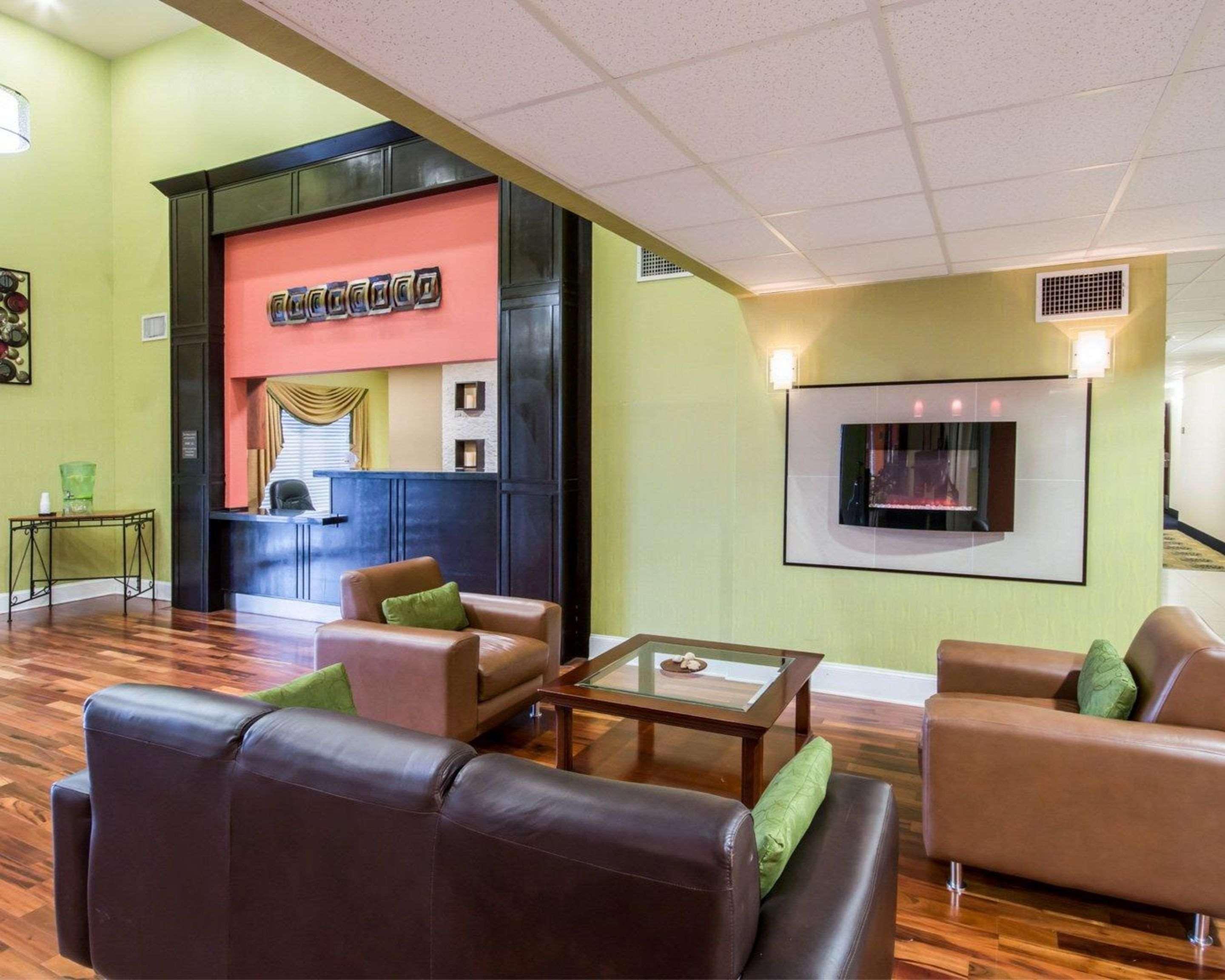 Comfort Inn & Suites Mansfield Bagian luar foto