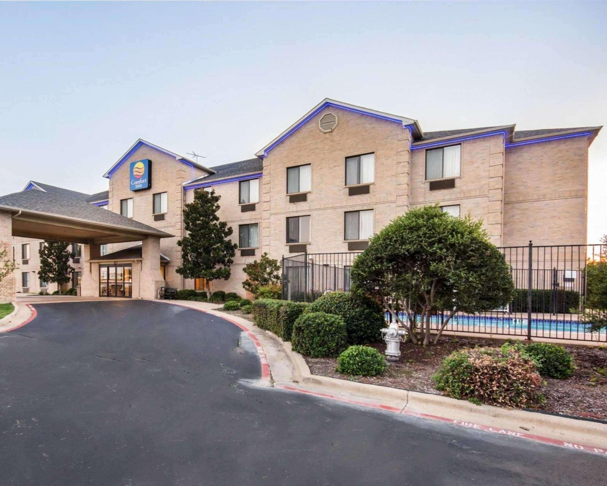 Comfort Inn & Suites Mansfield Bagian luar foto