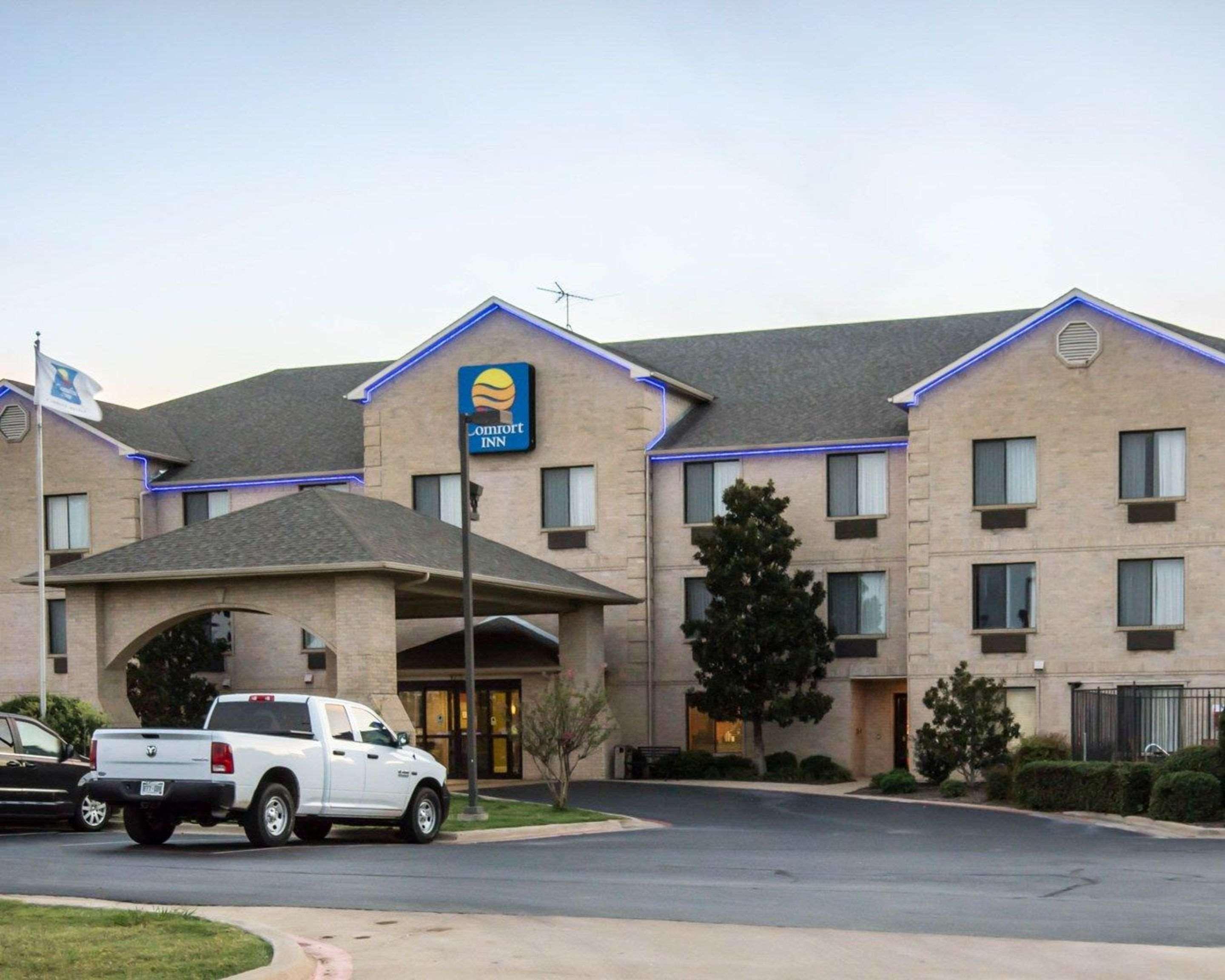 Comfort Inn & Suites Mansfield Bagian luar foto