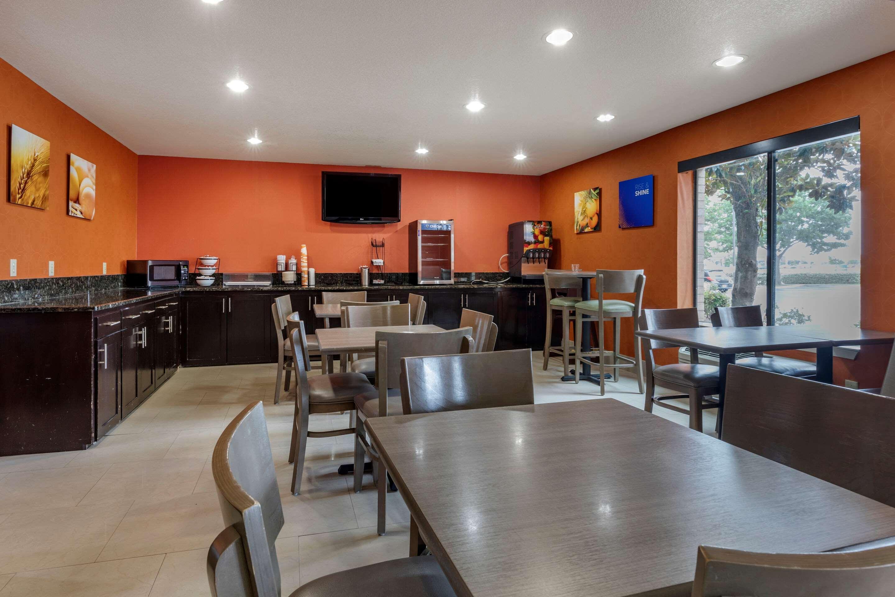 Comfort Inn & Suites Mansfield Bagian luar foto