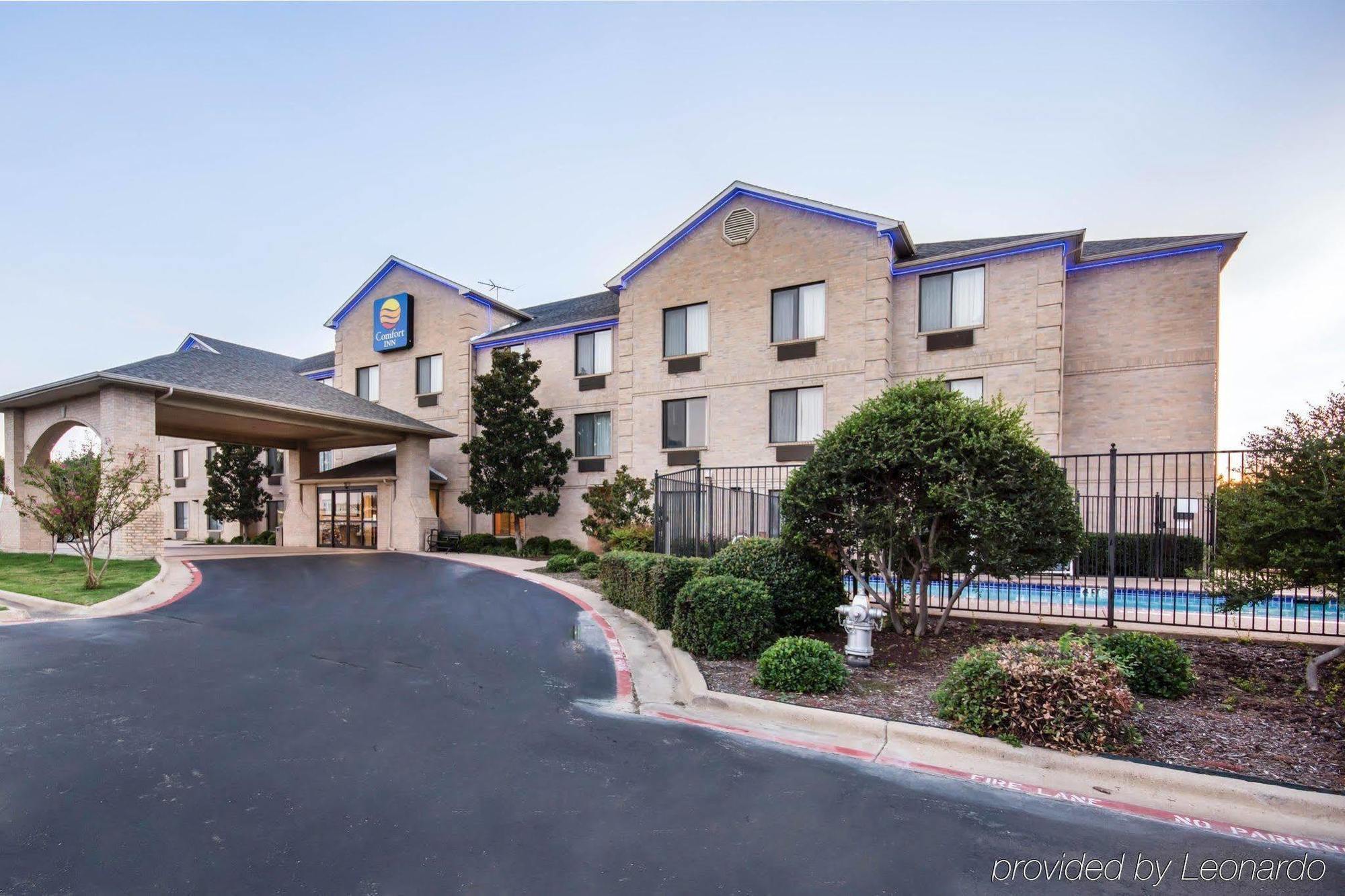 Comfort Inn & Suites Mansfield Bagian luar foto